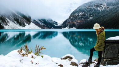 woman hike lake female hiker 2896389